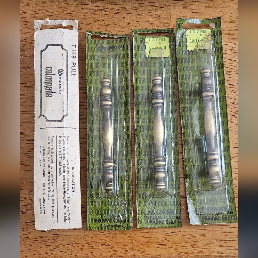 Vintage Amerock Colonnade Brass Cabinet Pulls - Set of 4
